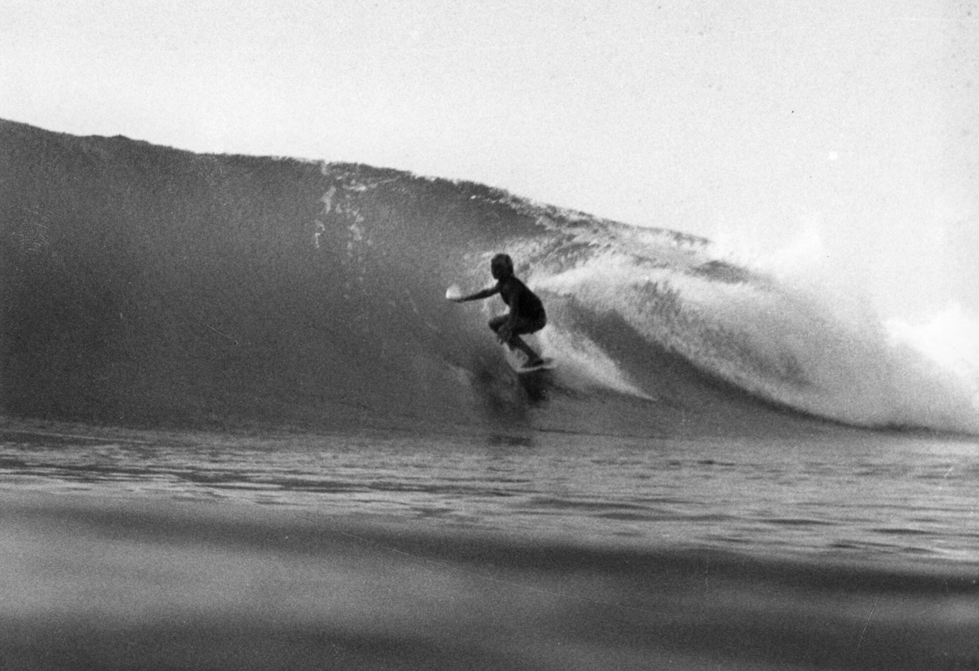 Les riding a wave, ca 1975
