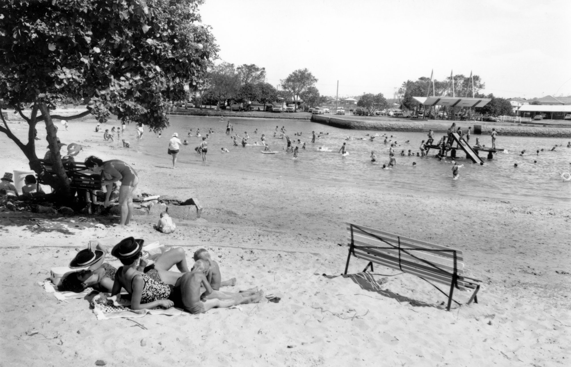 Holiday makers at Cotton Tree