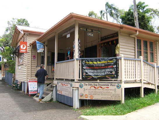 Eumundi Post Office and Dilly Bag Dreamtime Place, corner of Gridley Street and Memorial Drive, Eumundi, 2007