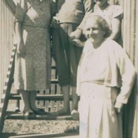 Belle and Jack Scargill, Runa and Miss Makepeace at Noosaville