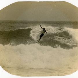 Les surfing at Duranbah