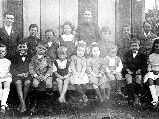 Sunday School class and teacher at Cooloolabin, 1915.